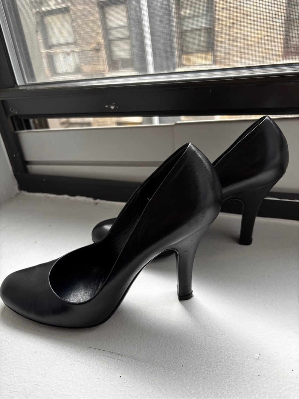 Prada Black Leather Round-Toe Pumps - Picture 2 of 4